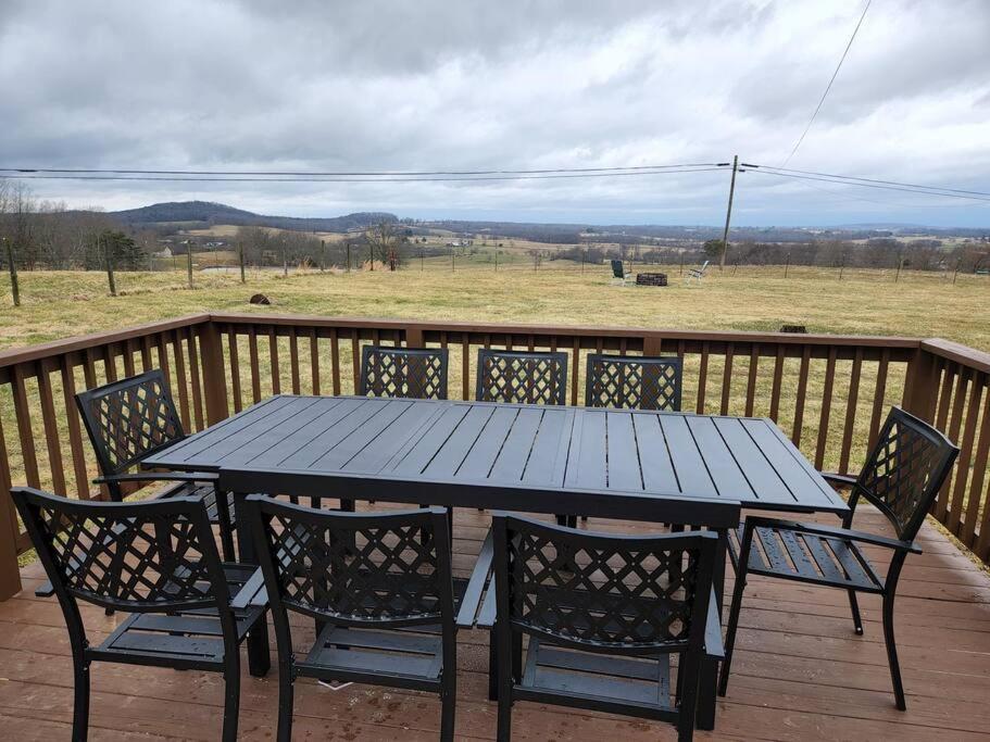Spacious Family Farmhouse Pikeville Εξωτερικό φωτογραφία